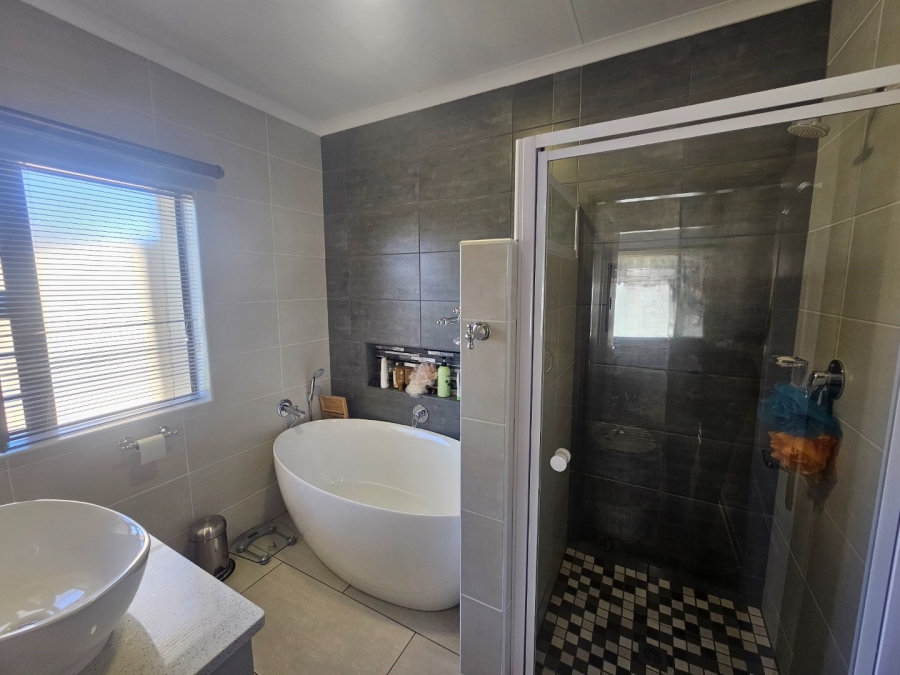 2 Bedroom Property for Sale in La Provance Free State